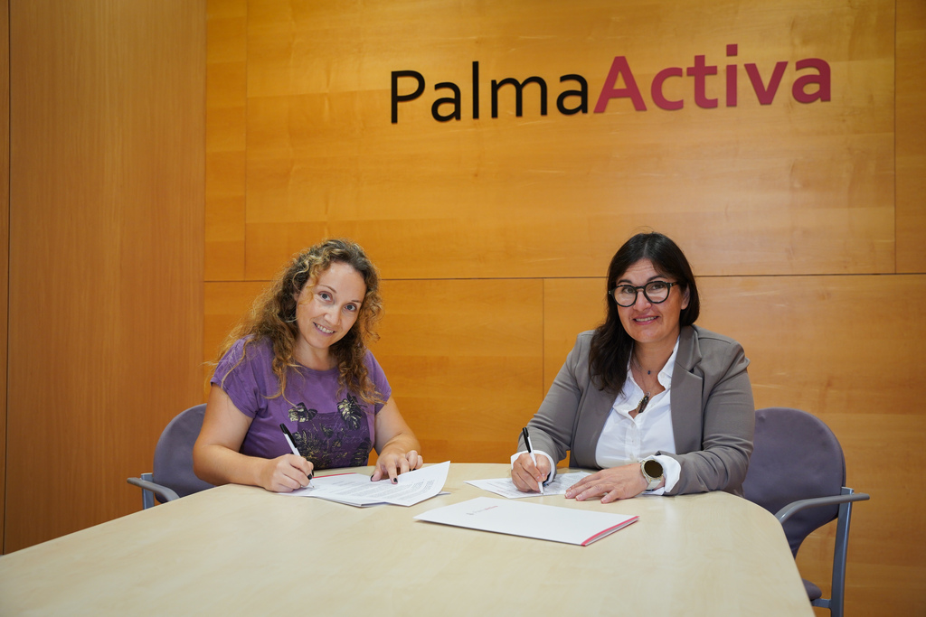 Firma de reunión en Palma Activa con Sonia Gonsalve